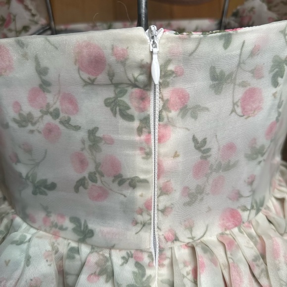 Beautiful, REVERSIBLE, summer picnic puff! - Picture 5 of 10